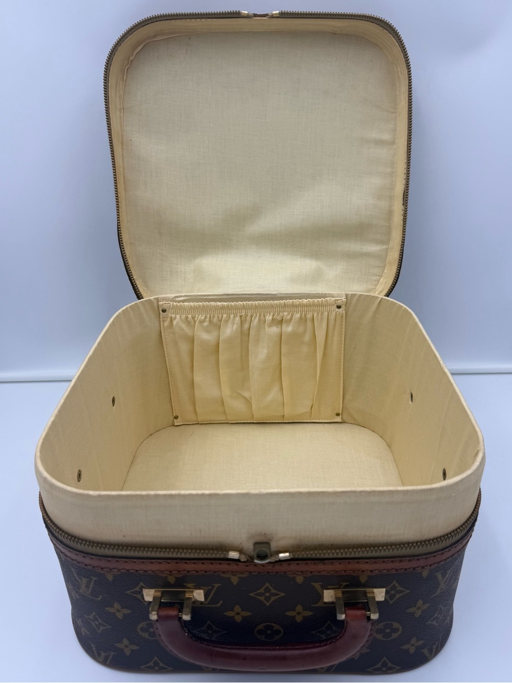 LOUIS VUITTON 1854 PARIS • ‘Rare’ STRATOS Small Soft Trunk Bag (Collector Piece) - Picture 10 of 16